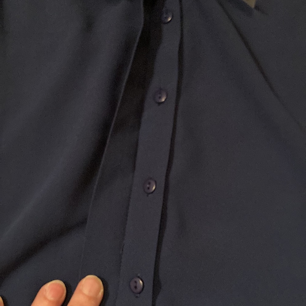 ROSE & OLIVE NAVY BLUE BLOUSE. SIZE M. IT HAS A FLAP OVER THE BUTTONS. V-NECK - Picture 5 of 6